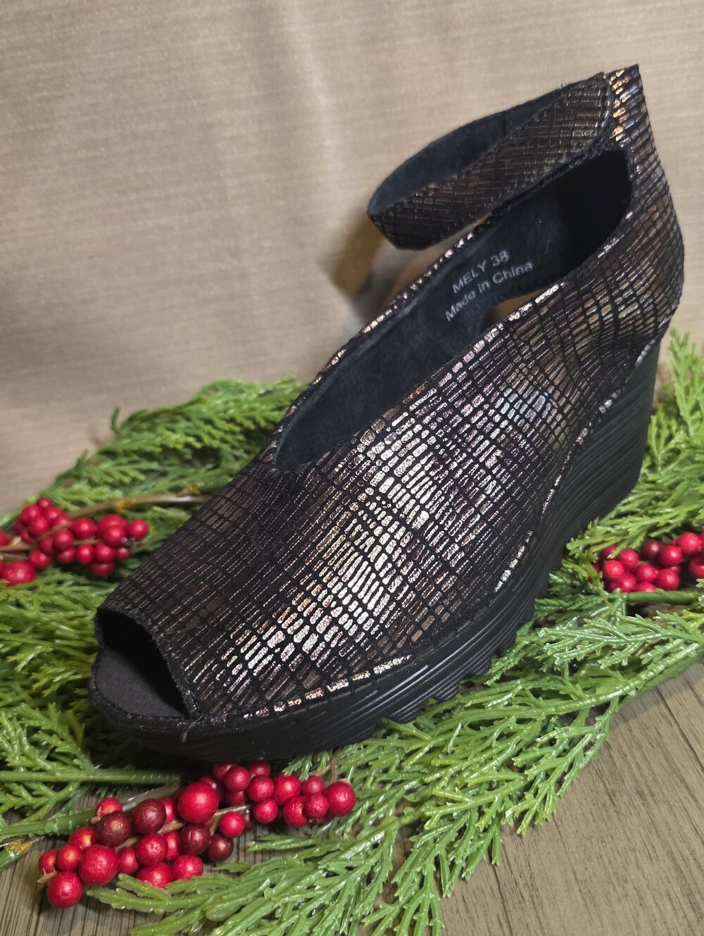 bernie mev. Women's Mely Slingback Wedges in Black Print Shimmer